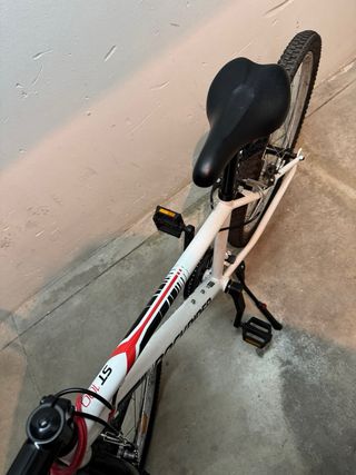 Bicicleta Btwin Rockrider 24 Blanca