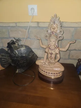 Figura India y Pez Decorativo