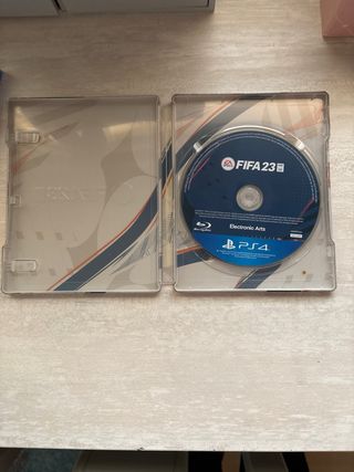 FIFA 23 PS4 con 2 caratulas