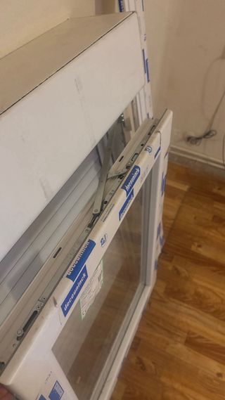 OFERTON VENTANA PVC nueva con persiana