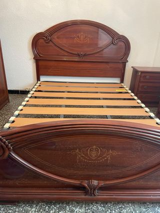 Conjunto de muebles de madera para dormitorio