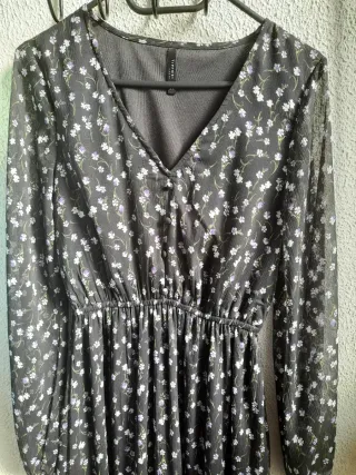 Vestido Tiffosi preto flores XS