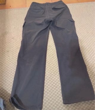 Lote de pantalones cargo y falda vaquera