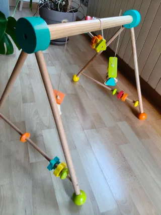Gimnasio bebé madera