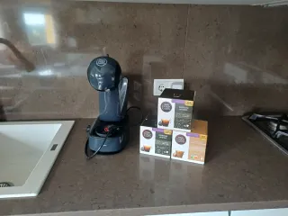 Cafetera Dolce Gusto + Cápsulas