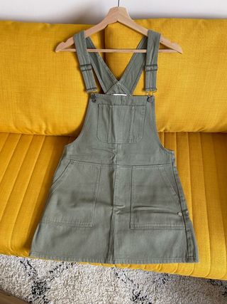 Vestido jardineira verde