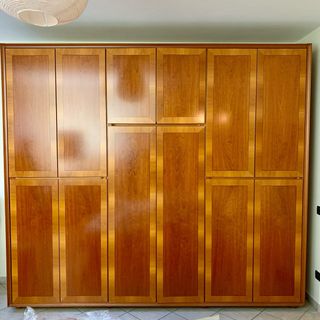 Armadio in legno impiallacciato struttura massello