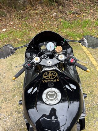 Yamaha R6 Negra