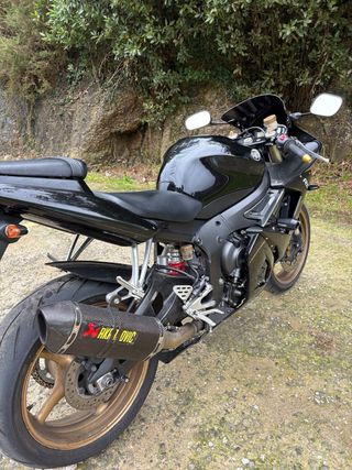 Yamaha R6 Negra