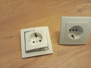 Interruptor Doble y enchufe