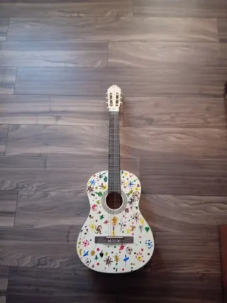 Guitarra española decorada