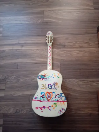 Guitarra española decorada