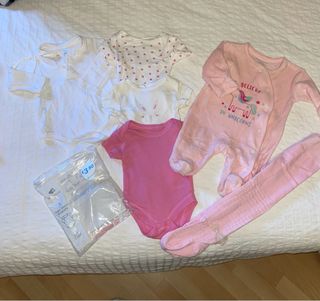 Lote Muñeca Reborn con mucha ropa