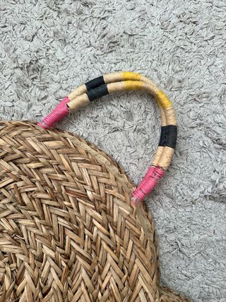 Bolso de mimbre redondo