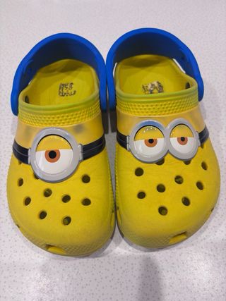 Crocs Minions misura 28