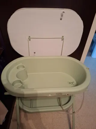 Bañera para bebe con poco uso.