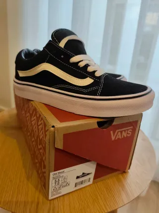 Zapatillas Vans Old Skool Negras y Blancas