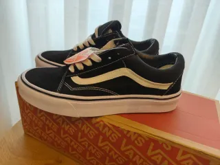 Zapatillas Vans Old Skool Negras y Blancas