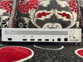 Xbox One S Blanca + Mando + GTA V