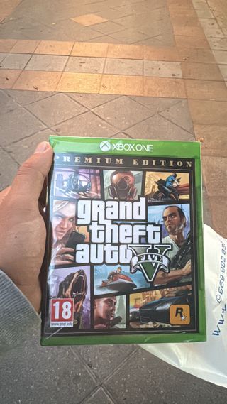Xbox One S Blanca + Mando + GTA V