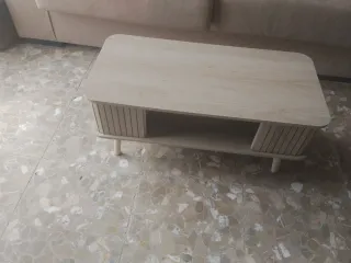 Mesa de centro de madera clara