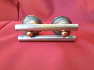 Tirador antiguo de cajón o puerta, estilo art decó