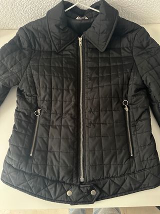 Cazadora Stefanel negra acolchada