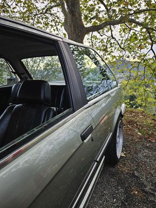 BMW Serie 3 e30 325i m tech 1