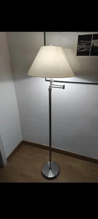 Lámpara de pie moderna