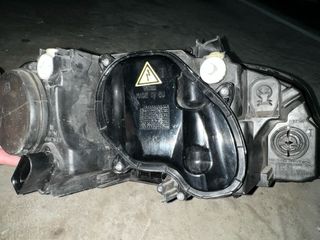 Faro Izquierdo Bixenon SEAT León 2