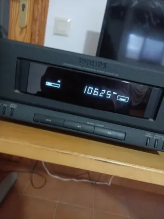 Sintonizador Estéreo Philips FT920