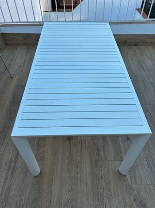 Mesa exterior Kave Home (modelo Culip)