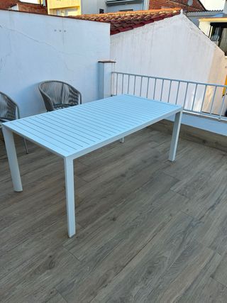 Mesa exterior Kave Home (modelo Culip)