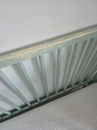 Cuna de madera para bebé