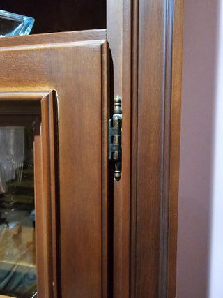 Vitrina madera cristal clásica