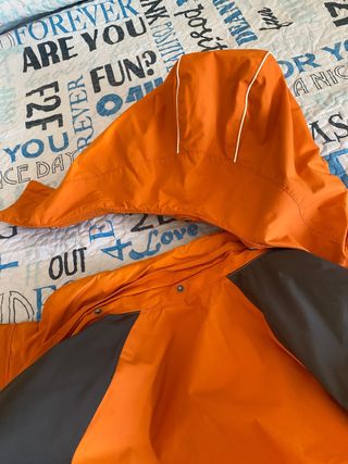 Abrigo H&M Naranja y Gris