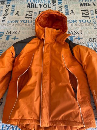 Abrigo H&M Naranja y Gris