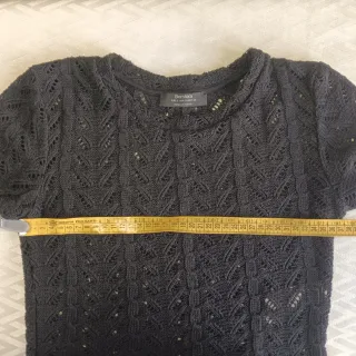 Camiseta de punto calado negra