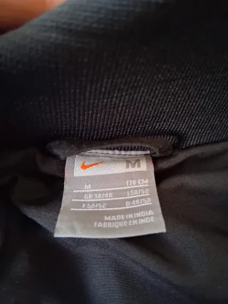 Sudadera Nike Negra con Rayas Rojas