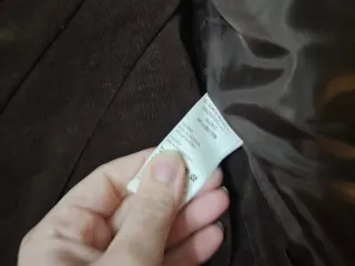 Traje falda y chaqueta marrón pana