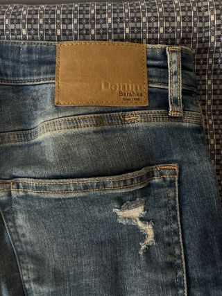 Pantalones rotos Bershka azules