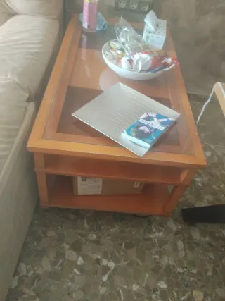 Mesa de centro con ruedas