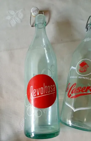 2 Bottiglie antiche La Casera