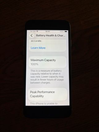 iPhone SE 100% Batería Plata