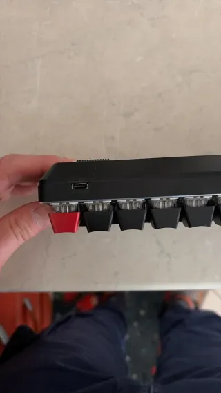 Tastiera Gaming Nera con tasto Rosso.