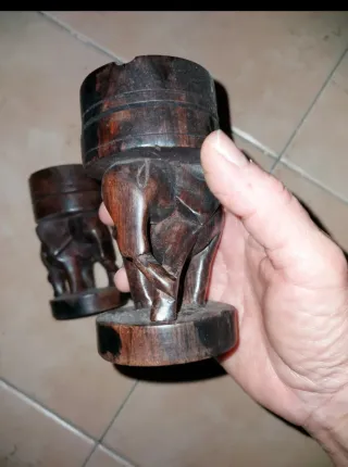 Coppia statuine in legno