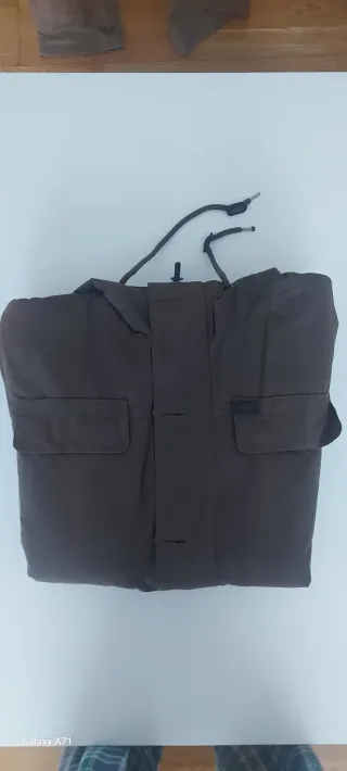 Abrigo tipo militar marrón