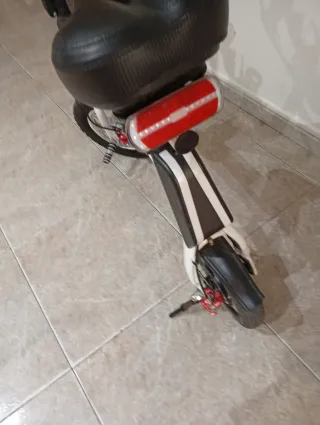 Bicicleta Eléctrica Plegable Blanca