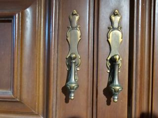 Puertas de madera maciza estilo clásico