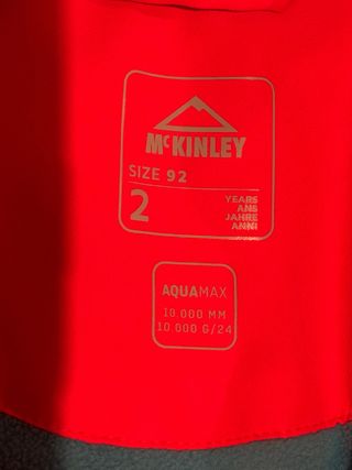 Dos monos de esqui talla 2 y 4